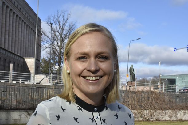 Elina Lepomäki pyrkii kokoomuksen varapuheenjohtajaksi.