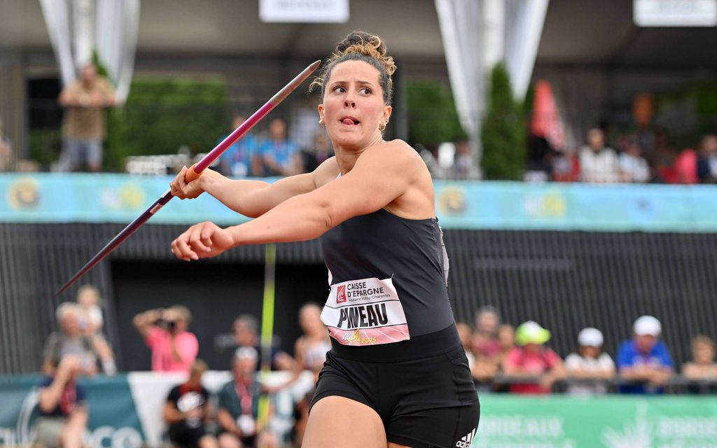 Elisa Pineau, 27, sairastui rintasyöpään – Ura ohi