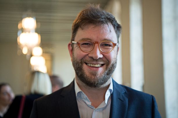 Timo Harakka (sd) on Antti Rinteen (sd) hallituksen työministeri.