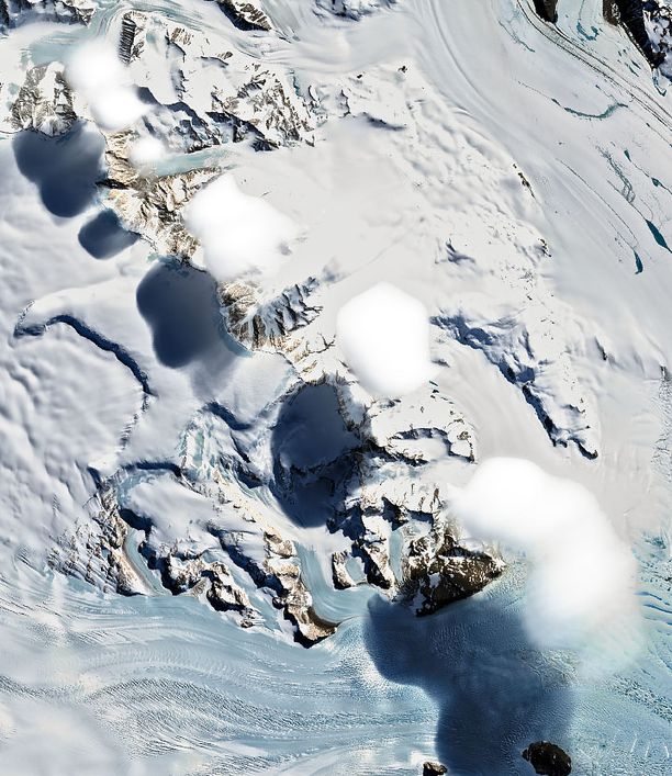 Nasan mukaan mantelipilviä ei Etelämantereella juuri kukaan ihminen näe, mutta satelliiteista niitä havaitaan.