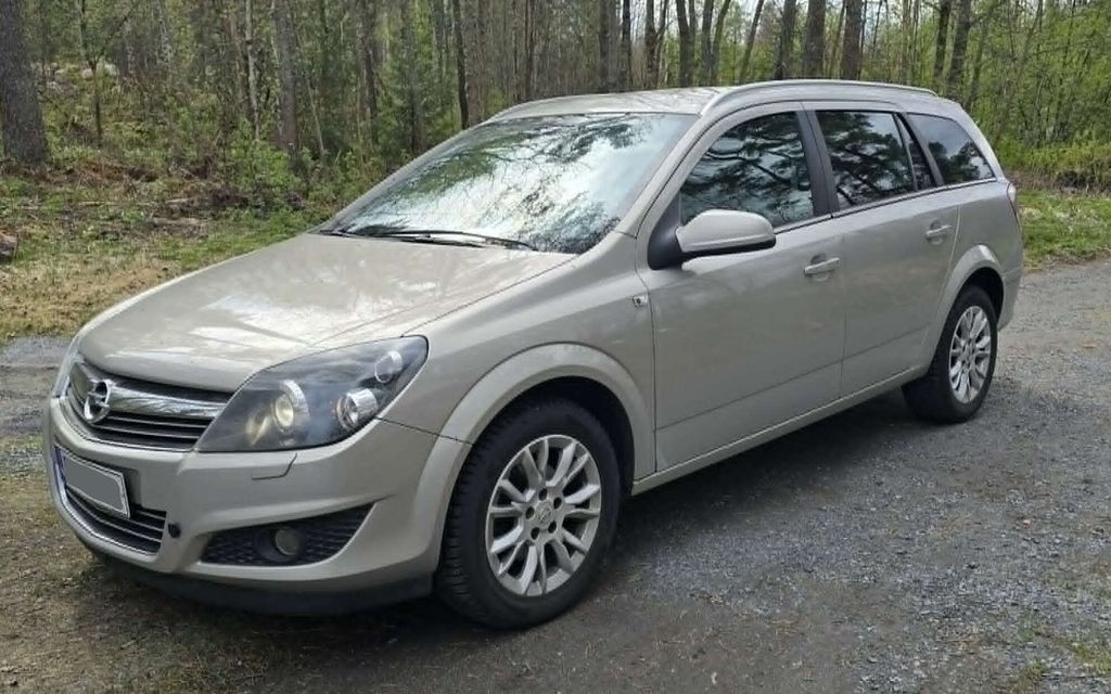 Sanna löysi autonsa takaisin­kutsuttujen listalta vaarallisen turvatyynyn takia – ”Voiko tuolla nyt ajaa vai ei?”