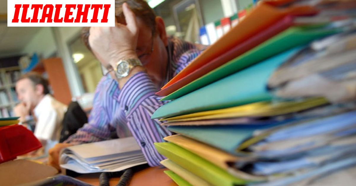 Näin suomalaiset tekevät töitä: Pitkiä päiviä ja töitä kotona