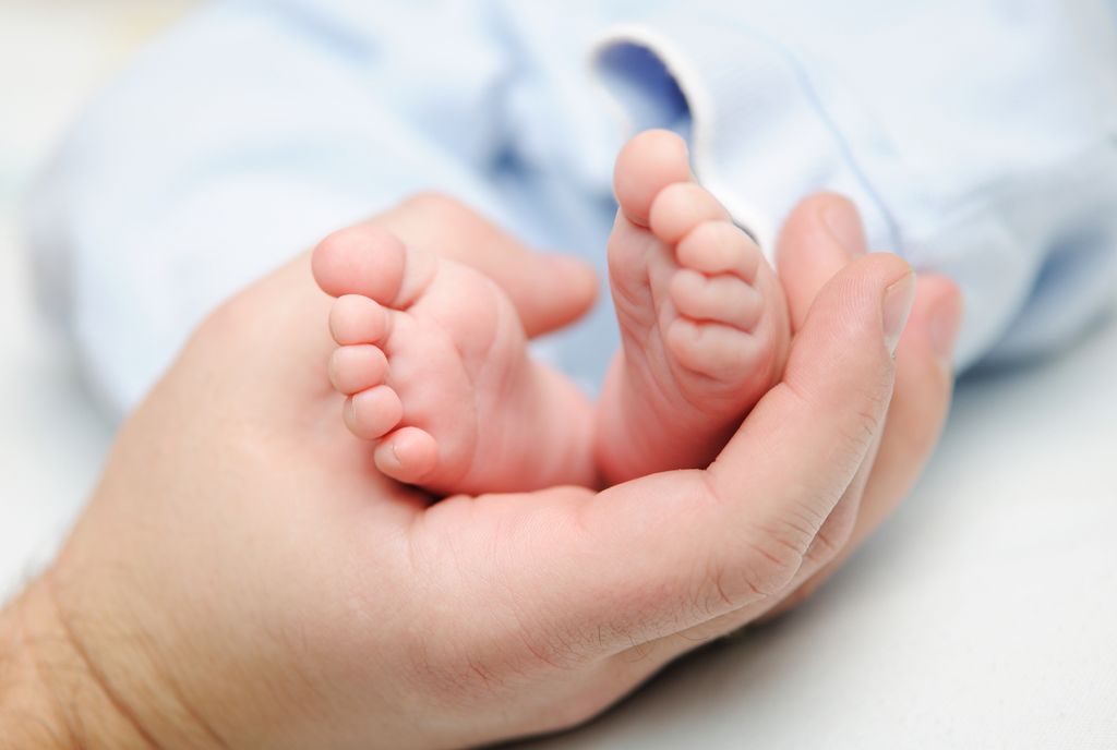 Kuusi vauvaa kuoli, tutkimus synnytysten käynnistämisestä lopetettiin Ruotsissa - ”Kuin lottoa ihmishengillä”