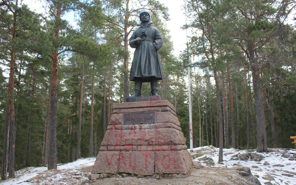 Mannerheimin patsas häpäistiin Tampereella