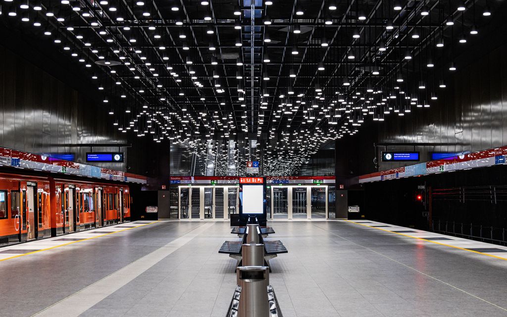 Länsimetro on nyt täydellinen: ensimmäinen metro lähti liikkeelle Kivenlahdesta