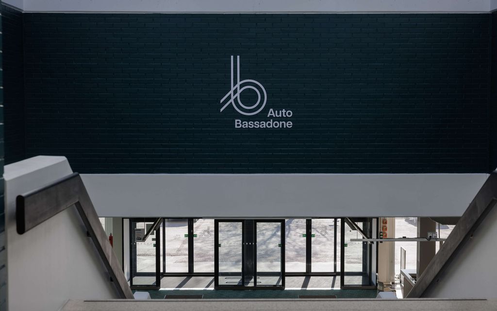 Synkkä päivä Suomen autoalalla – Näiden automerkkien toimitus­johtajille potkut