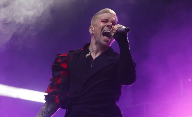Antti Tuisku esiintyi näyttävästi Himos-festivaalilla. 