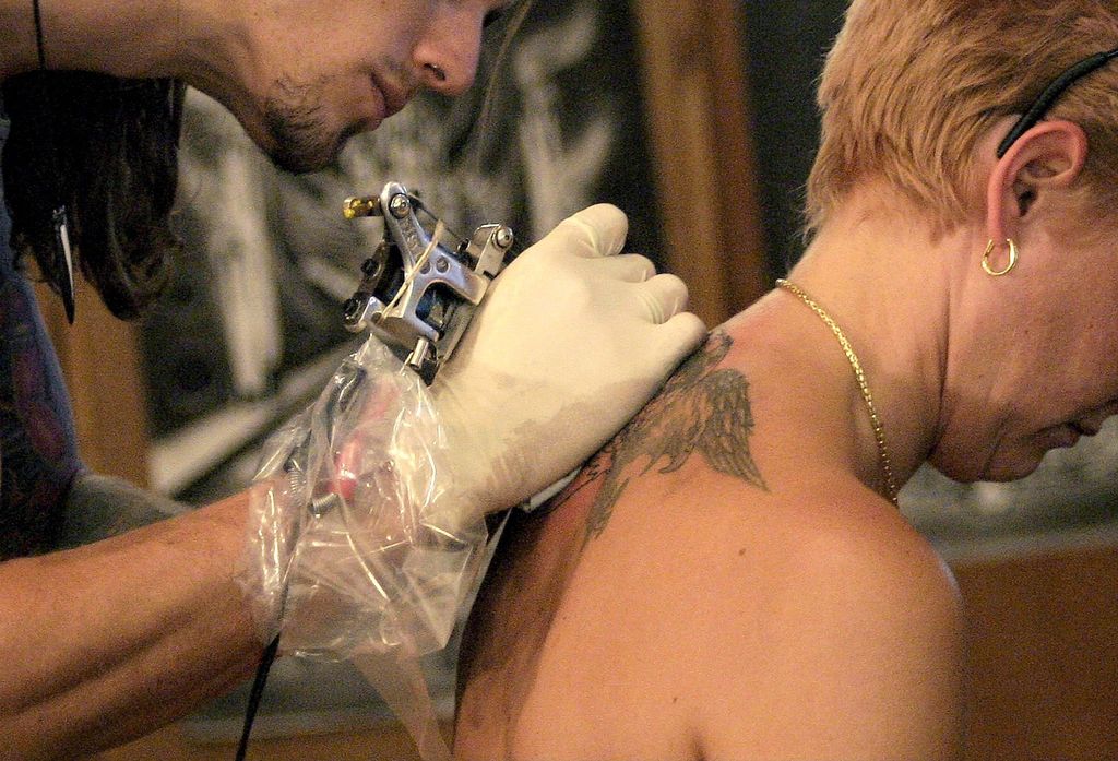 Tamperelainen tatuointiyrittäjä raiskasi asiakkaat - naiset eivät voineet puolustautua neulojen ollessa iholla kiinni