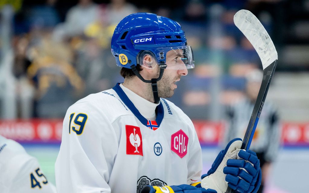 Poikittainen maila suoraan naamaan – Ismo Lehkonen jyrähti