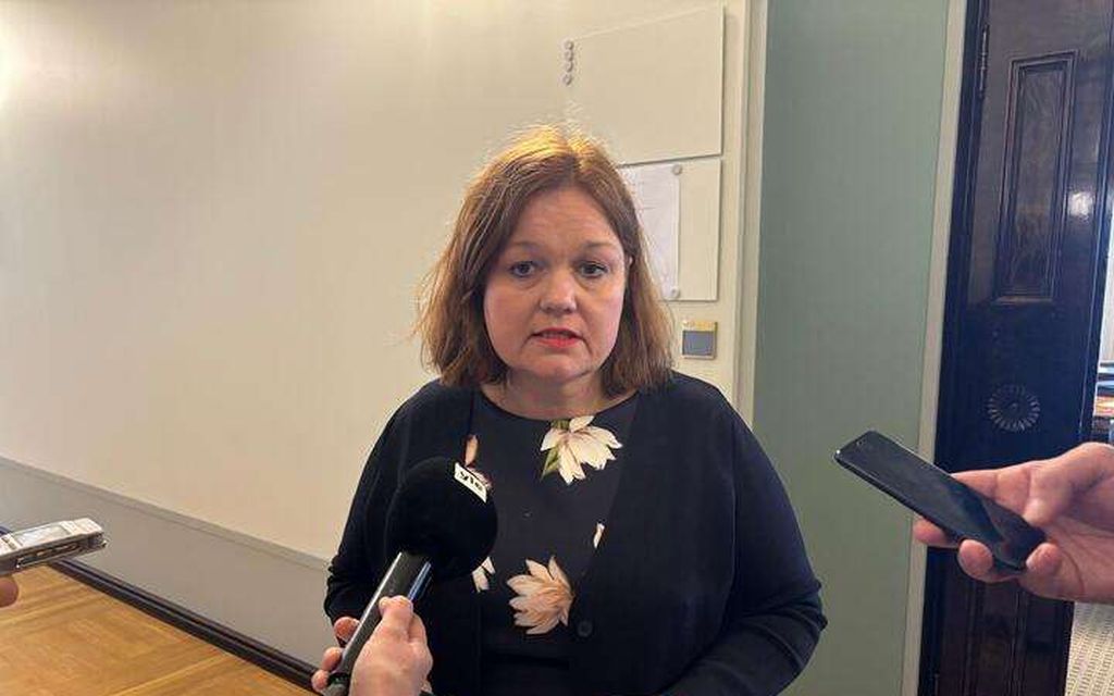 Suomeen vaaditaan 24 tunnin ”kaljamuuria”