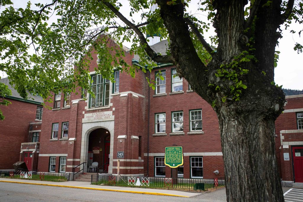 Kanadassa tehty järkyttävä löytö koulun pihalta: yli 200 lapsen joukkohauta
