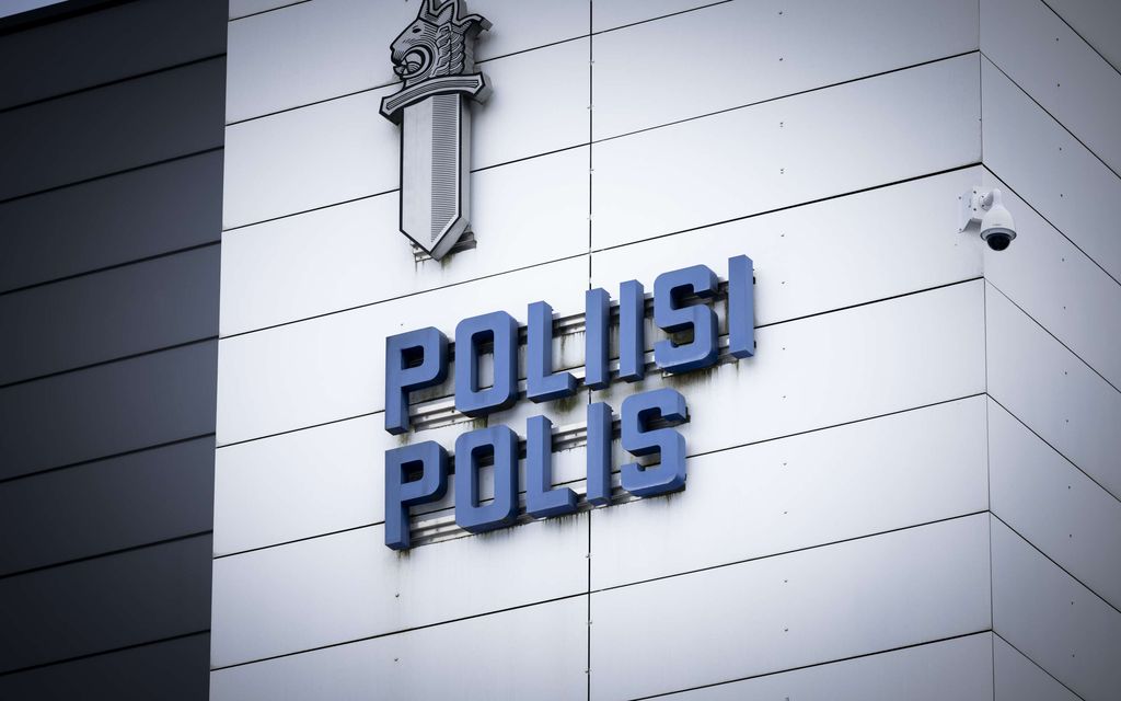 V Kuopiu na Finskem našli dve trupli v avtodomu