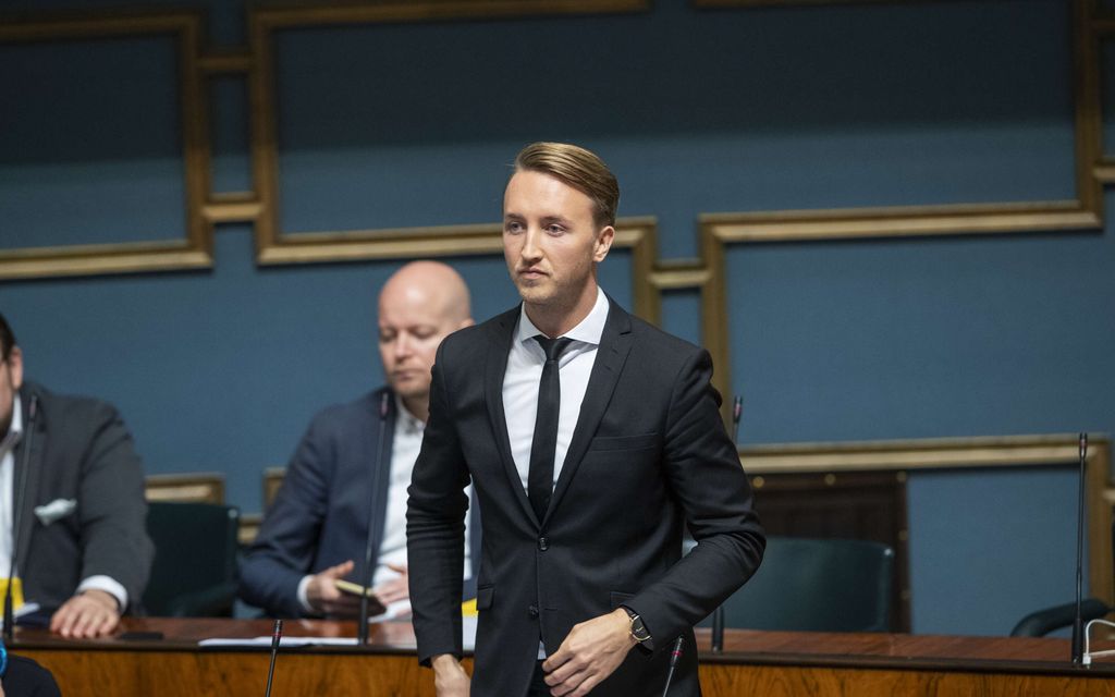 SDP:n Ilmari Nurminen Halla-aholle: ”Arvoisa rouva puhemies”