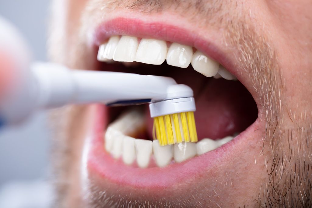 Haluatko terveemmät hampaat? Vaihda heti hammasharjaa
