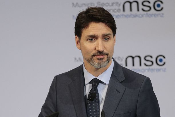 Pääministeri Justin Trudeau toivoo kanadalaiskaupunkien lähtevän mukaan käsiasekieltoon.