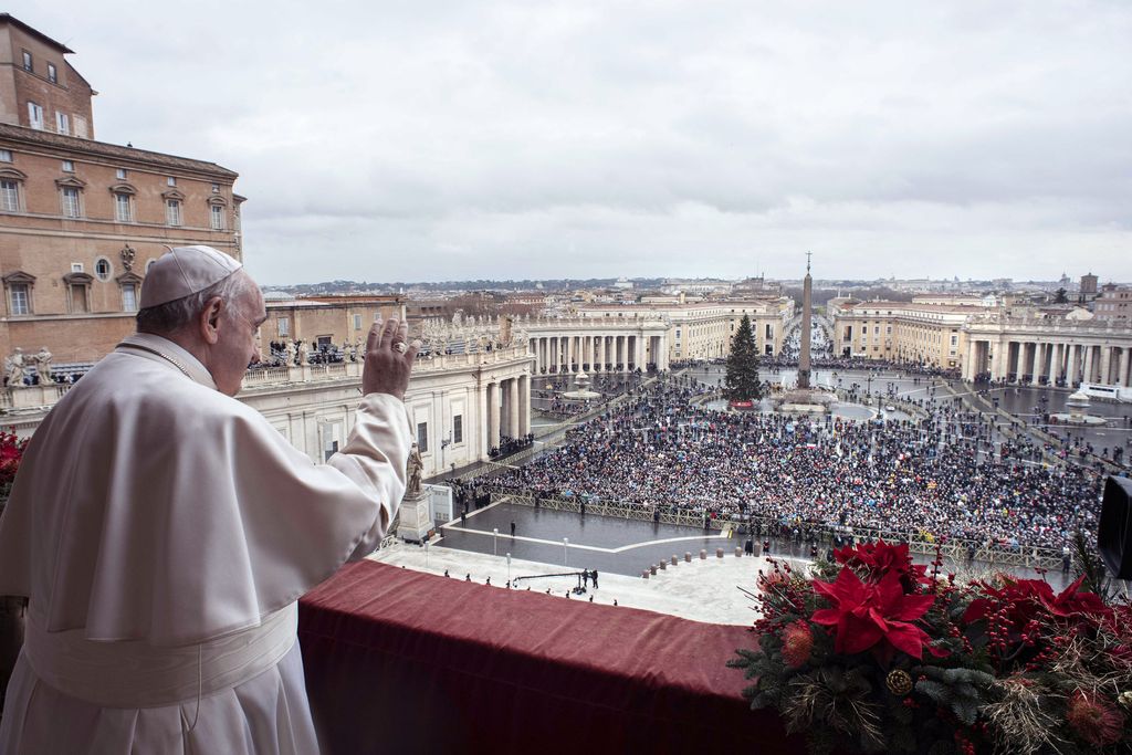 Paavi Francis kehottaa parempaan dialogiin pandemia-aikana