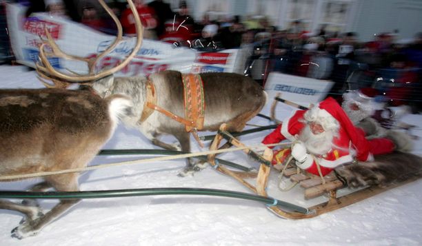 Joulupukkien talvikisat. Ahvenanmaan, Viron, Ruotsin ja Tanskan joulupukit ottivat toisistaan mittaa Ruotsin Jällivaarassa vuonna 2005. Ruotsin Lapissa järjestettyihin kisoihin on vuosien saatossa ottanut osaa pukkeja eri puolilta maailmaa.