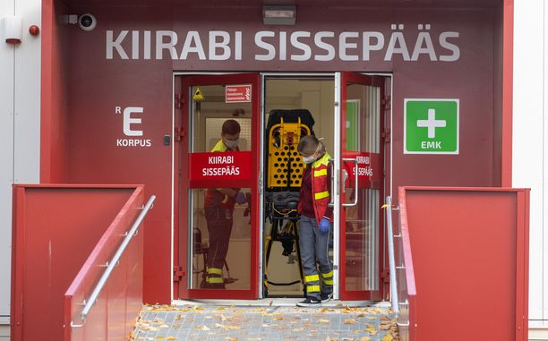 Viron hallitus on huolissaan maan sairaaloiden kantokyvystä koronatilanteen heikentyessä nopeasti. Kuva Itä-Tallinnan keskussairaalasta.