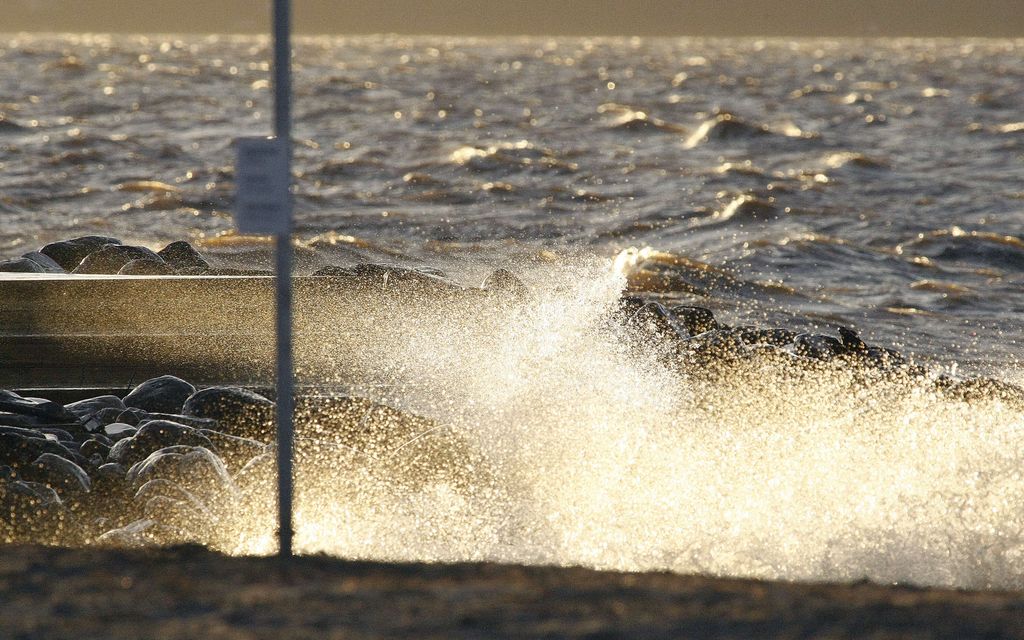 Katso video: Poikkeuk­sellinen myräkkä iskee Suomeen – Ilmatieteen laitos varoittaa mittavista tuhoista