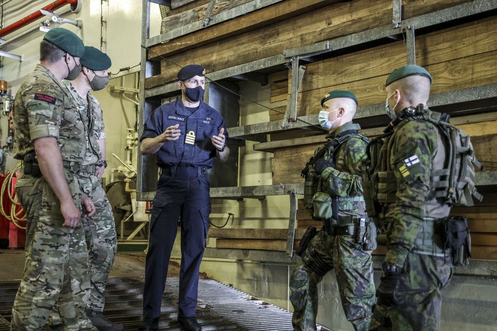 Pääkirjoitus: Suomi on sotilaallisesti liittoutunut maa