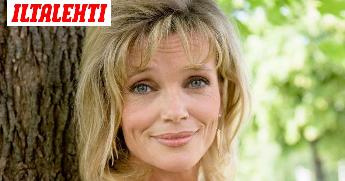 Anu Halva Ilahtui Blondi Tuli Taloon Naytelmasta Onnea Matkaan