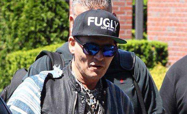 Johnny Depp on mieltynyt Fugly-lippikseen.