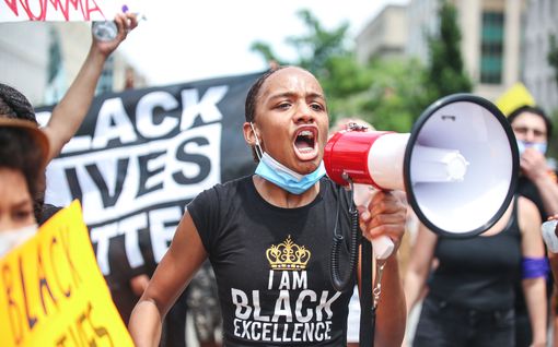 Mielen­osoitukset jatkuneet rauhallisina useissa kaupungeissa Yhdysvalloissa – ”Olen väsynyt rasismiin”