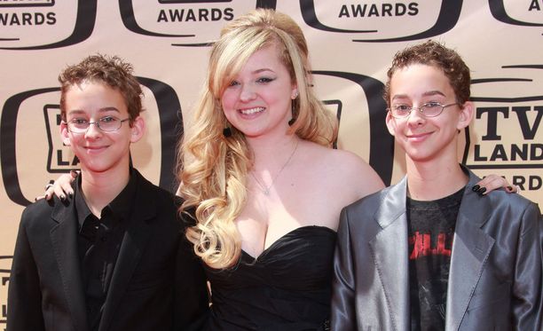 Sisarukset Sawyer (vas.), Madylin ja Sullivan Sweeten viisi vuotta sitten TV Land Awards -juhlassa.