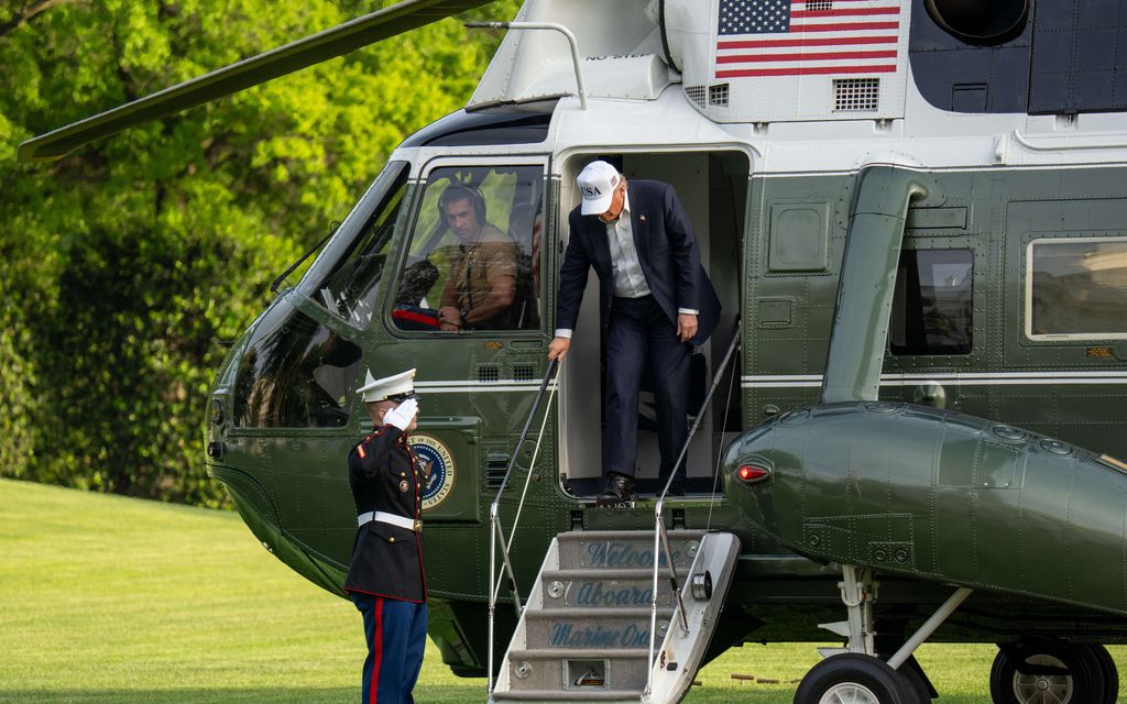 Uhkaava tilanne helikopteri­lennolla – Trump kyydissä 