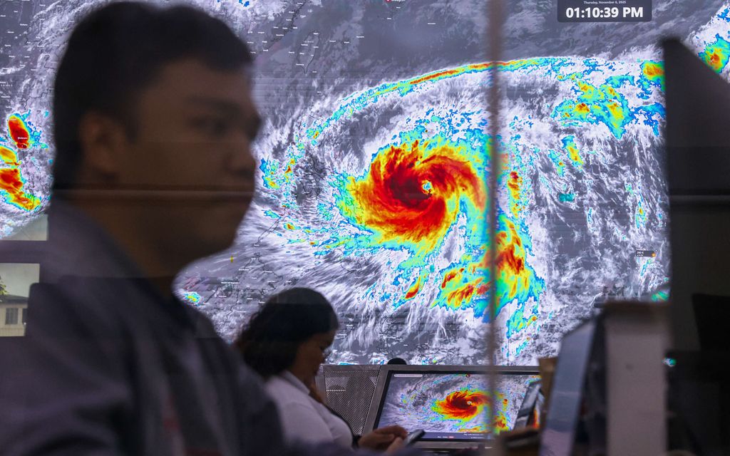 Supertaifuuni iskee, yli miljoona pakenee kodistaan