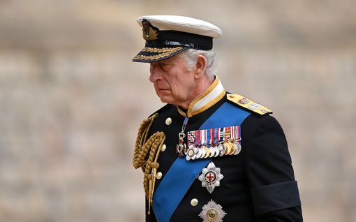 Kuningas Charles rikkoo vuosisatojen perinteen – tämä kaikki kruunajaisista tiedetään 
