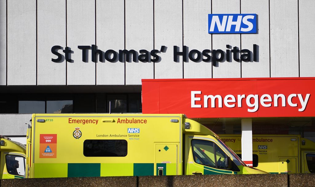 Lontoon sairaalat täyttyvät nyt vauhdilla - kapasiteetti voi tulla vastaan muutamassa päivässä