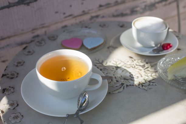 Café Vanille palvelee Suomenlinnan kävijöitä.