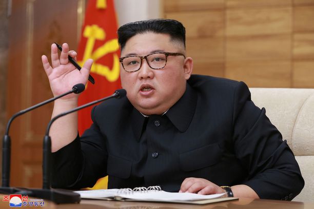 Pohjois-Korean johtaja Kim Jong-un KCNA:n 9.4.2019 julkaisemassa kuvassa. 