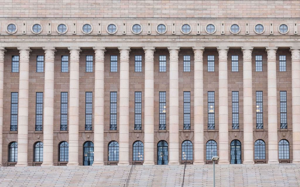 Gallup: Tässä ovat työelämässä olevien suosikki­puolueet – Sukupuolten välillä valtava ero