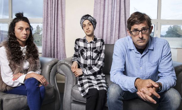 Louis Theroux haastattelee ohjelmassaan myös nuorempia anoreksiapotilaita. Kuvassa osastolla olevat Rosie ja Ifzana.