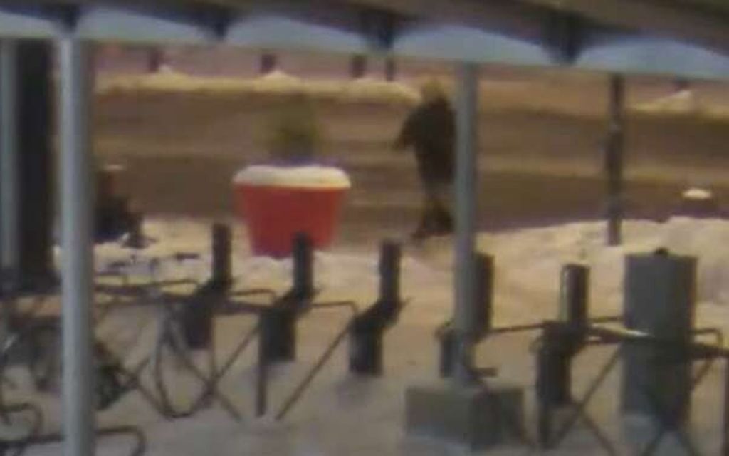 Poliisi etsii kuvan auttajaa – Liittyy tappoon Espoossa