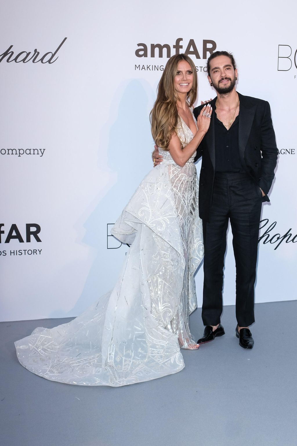 Heidi Klum, 46, ja Tom Kaulitz, 29, järjestivät toiset häät Italiassa: Mallikaunotar julkaisi romanttisen suutelukuvan ökyjuhlistaan