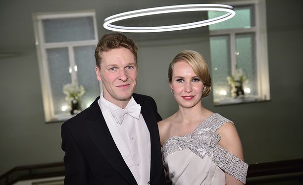 Toni ja Heidi Nieminen edustivat yhdessä Linnan juhlissa 2015.