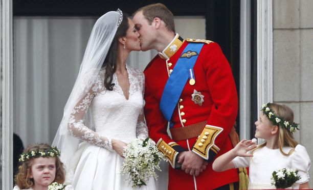 Prinssi William ja herttuatar Catherine vihittiin 29. huhtikuuta 2011. Herttuapari on nykyisin kolmen pienen lapsen vanhempia. 