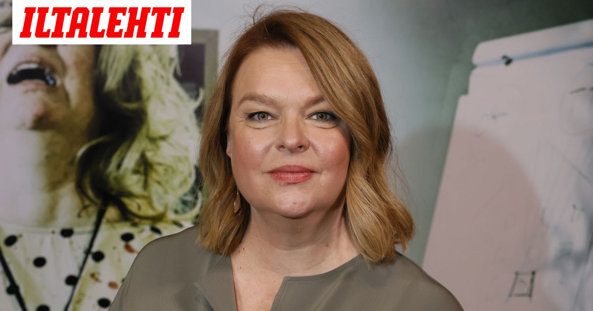 Elina Knihtila 50 Vuotta Pohtii Uransa Kaannekohtia Ja Unelmia