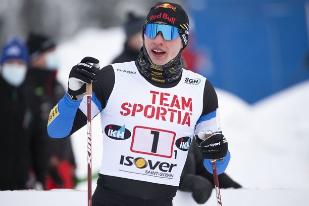 Iivo Niskanen voitti perjantaina Pyhäjärvellä pariviestin SM-kultaa.