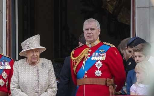 Prinssi Andrew’n kohu­haastattelu sai kuningatar Elisabetin kauhun valtaan – Aisti katastrofin jo ennen tv-esitystä