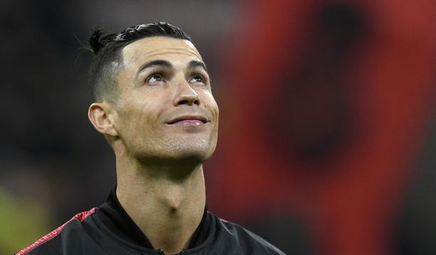 Cristiano Ronaldo on tehnyt noin 1,7 miljoonan euron lahjoituksen portugalilaissairaaloille koronaviruksen aiheuttaman kriisin vuoksi.
