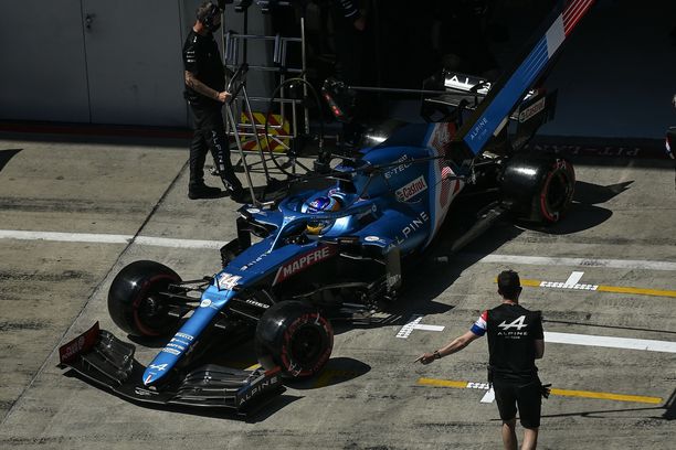 Fernando Alonso jäi aika-ajojen toiseen osioon.