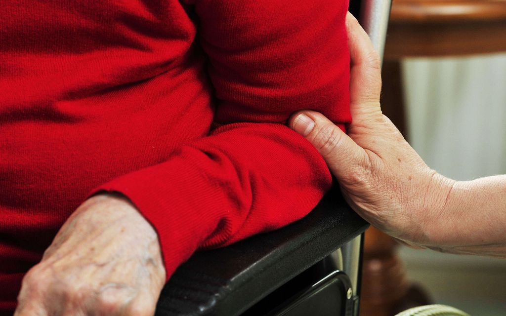 Tällaisia ovat uuden ilmiön karut seuraukset vanhusten­hoidossa – Vanhukset eivät pysty hälyttämään apua