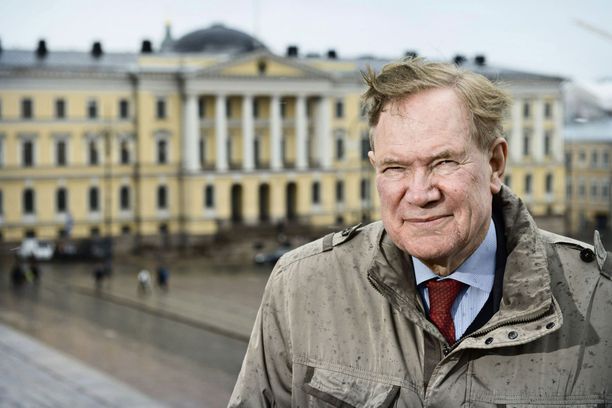 Entinen pääministeri Paavo Lipponen (sd) on rikastunut lobbaamalla Nord Stream -putkia.