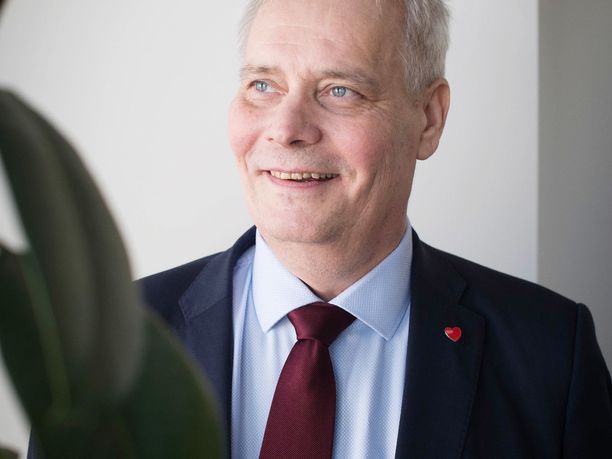 Pääministeriksi pyrkivä SDP:n puheenjohtaja Antti Rinne pohtii vallanhimoaan: "Valta ja voima tulevat siitä, että ajaa oikeita asioita ihmisten mielestä"