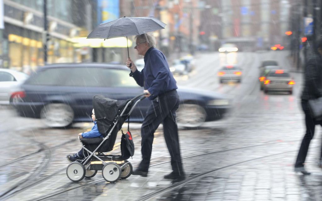 Suomi kastuu: Tänne juhannusviikon rankimmat sateet iskevät