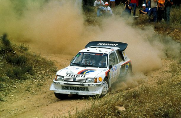 Timo Salonen voitti Peugeotin ratissa maailmanmestaruuden ja seitsemän MM-starttia. Tässä ajetaan Akropolis-rallissa Kreikassa 1986.